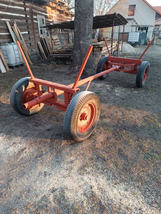 Wóz do ciągnika, regulowany