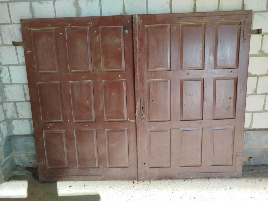 Drzwi garażowe drewniane