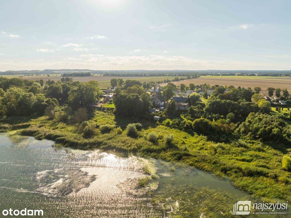 Uroczy dom letniskowy  nad rzeką Dziwną