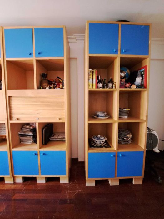 Móveis / Armários / Mobília em madeira maciça de pinho