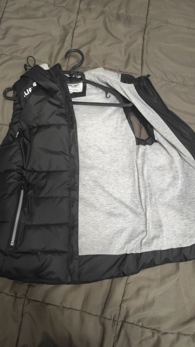 Безрукавки з капішоном