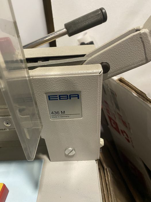 Guilhotina EBA 436 M – Corte Profissional – Excelente Estado