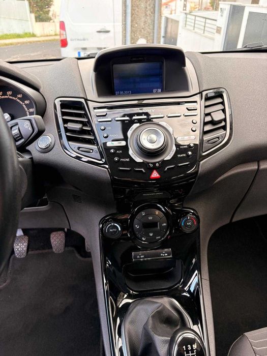 Ford Fiesta 1.0 Titanium | 30.000 km | Full Extras | 2013