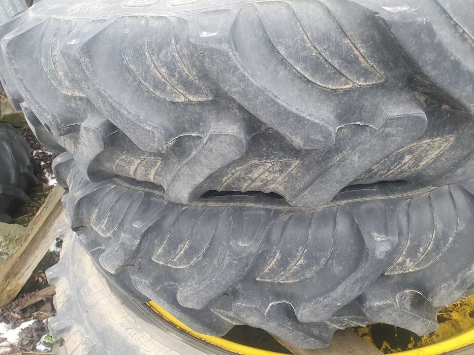 Kola waskie miedzyrzedowe john deere 11,2R32 11,2R46 i 12.4R32 12.4R46