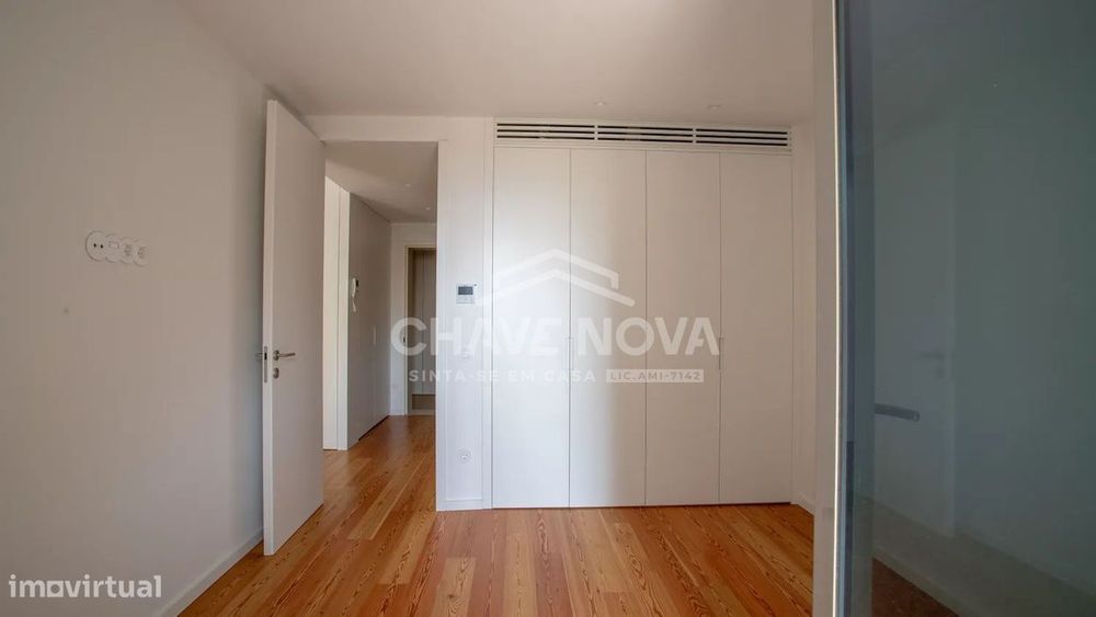 T1 com Vista Mar, Varanda, Garagem, Excelentes Comodidades AR/04947-TP