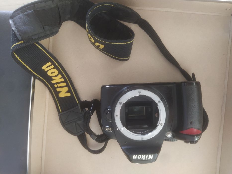 Nikon D40 Digital Camera64752024264323120