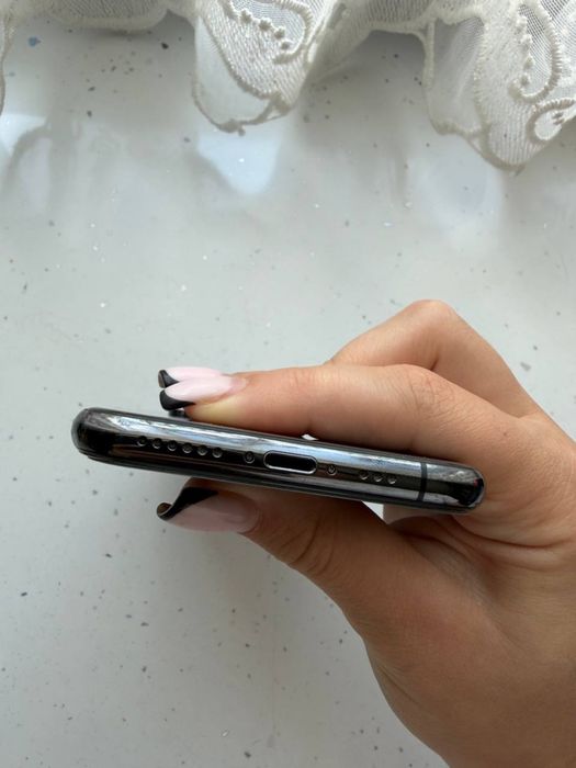IPhone xs , 256 гб ,акб 66% , колір графіт