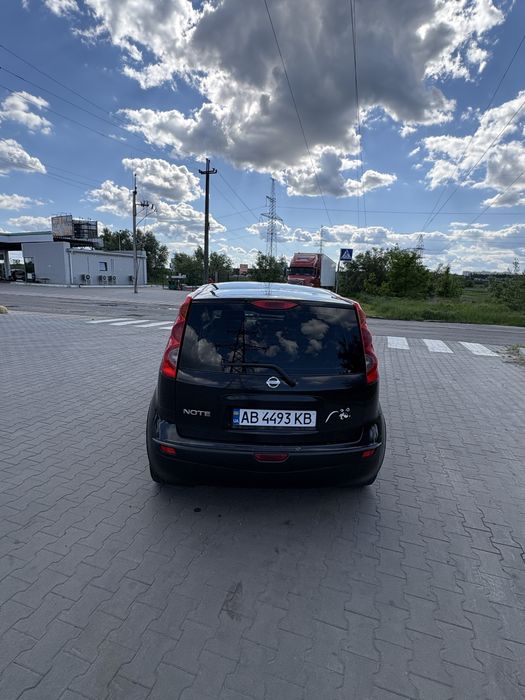 Ниссан ноте              .