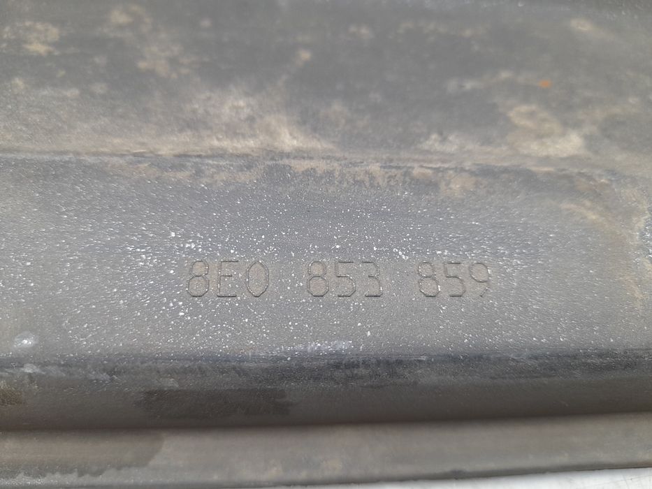 Embaladeira esquerda AUDI A4 (8EC, B7)