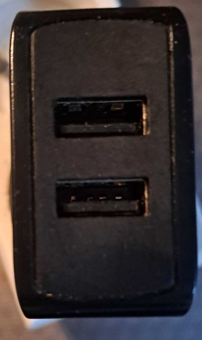 Ładowarka sieciowa dual do smartfonów