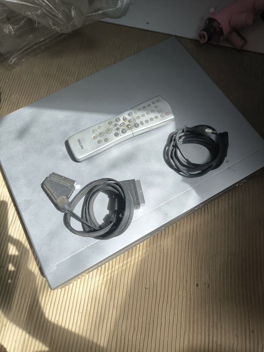 Leitor de DVD e cabos