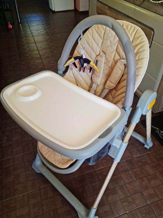 Стільчик для годування