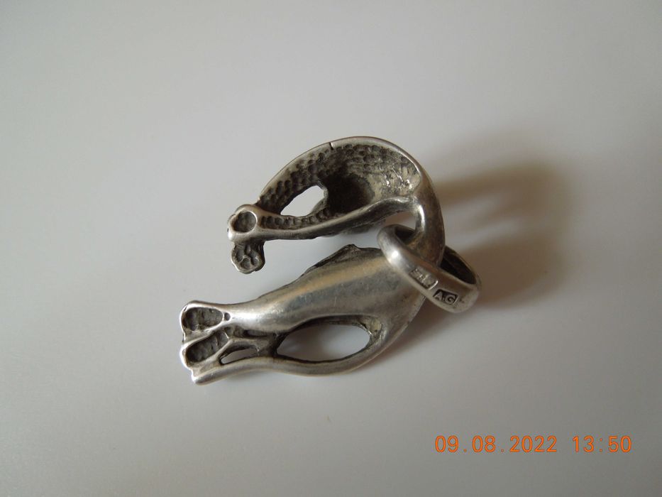 wisiorek srebrny stary