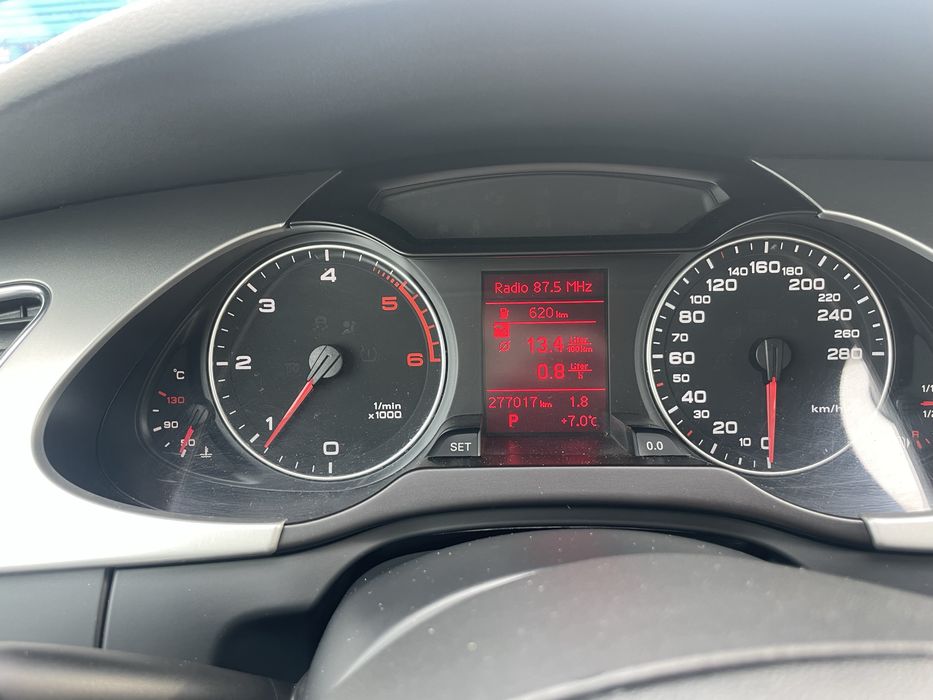 Ауді А4 б8 2010 рік