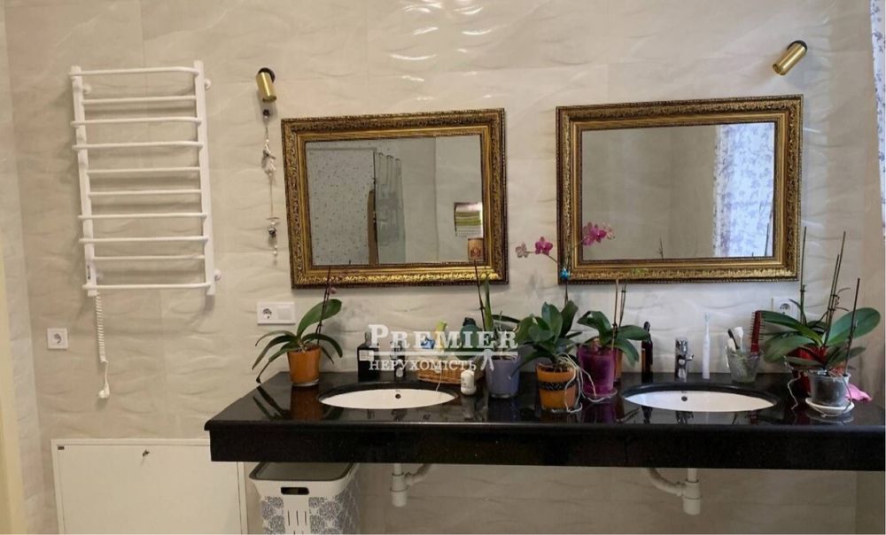 В продаже шикарный дом в Фонтанке