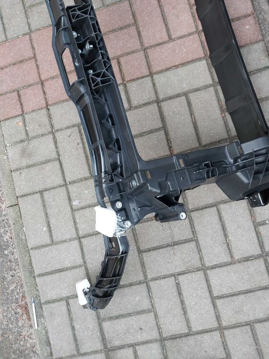 AUDI A1 pas przedni wzmocnienie