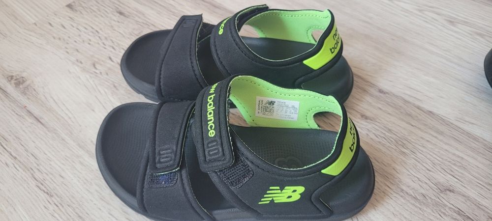 Sandały New Balance 25