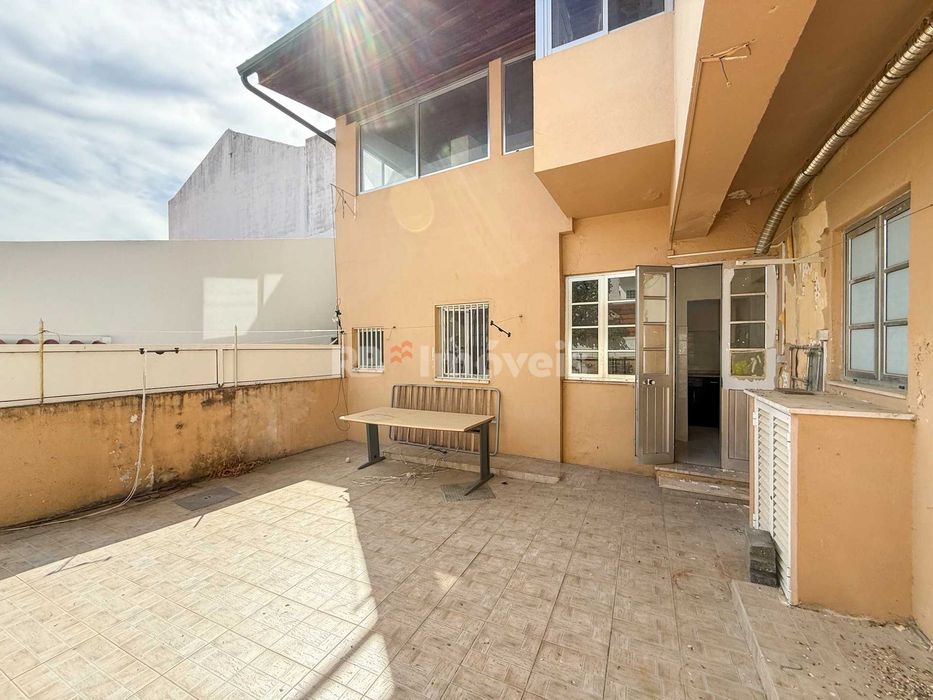 Prédio com 2 apartamentos T3, Torres Novas