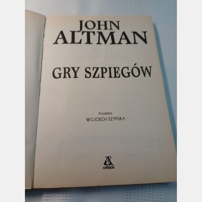 Gry szpiegów. John Altman
