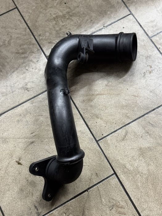 Патрубок на рено мастер 3  BITURBO 2.3