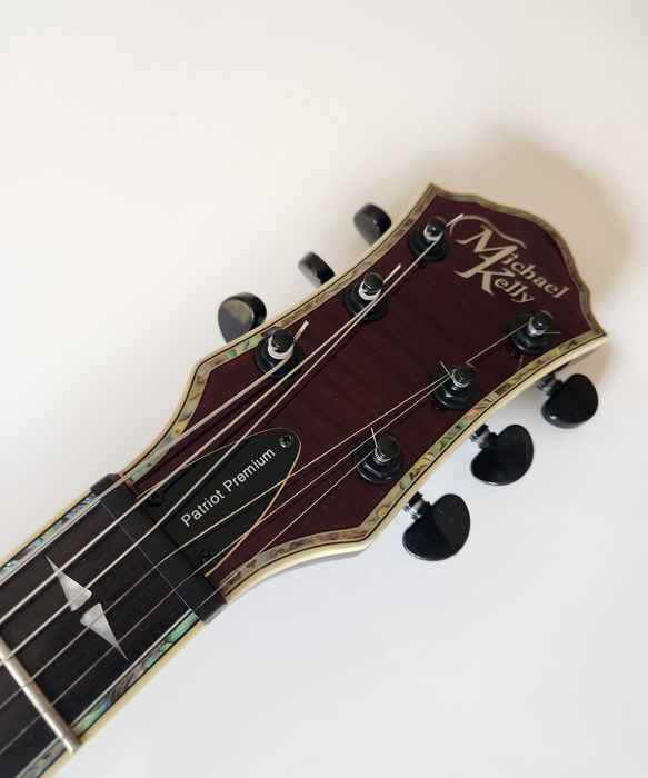 Guitarra Michael Kelly patriot premium EMG