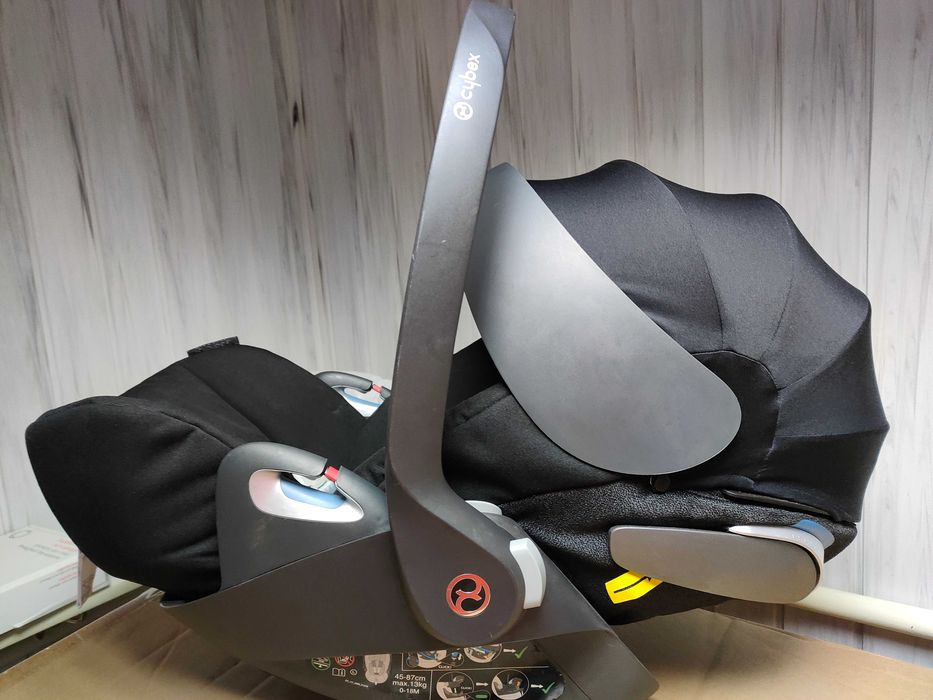 Автокрісло Cybex Cloud z+ з 0-18 місяців до 13кг.