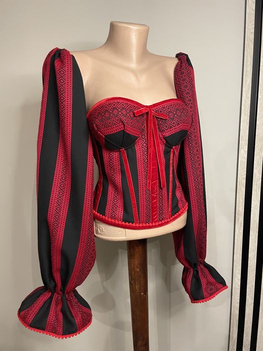 Корсет з рукавами