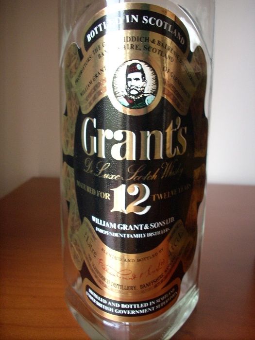Garrafa antiga Grant's c/ caixa