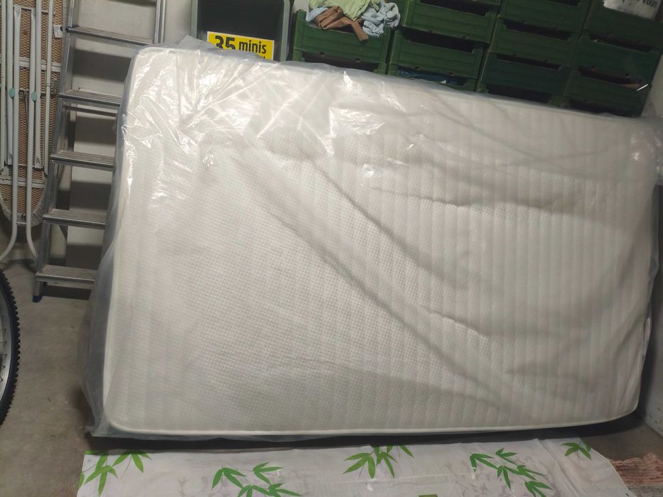 Colchão 2 por 1.20 novo , pagamento a dinheiro no ato do levantamento
