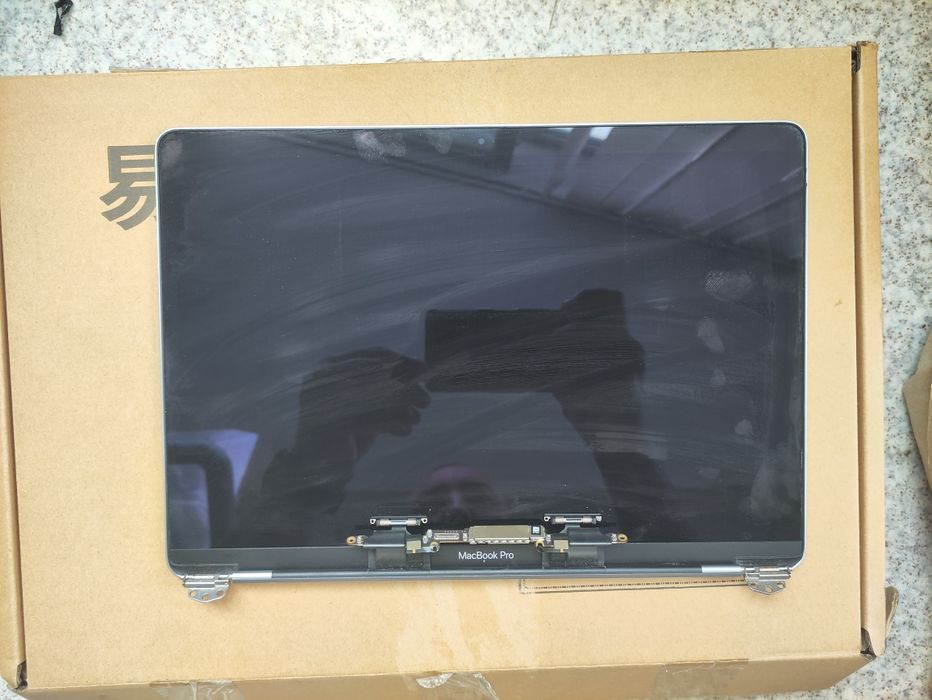 Продам крышку матрицы macbook A2338