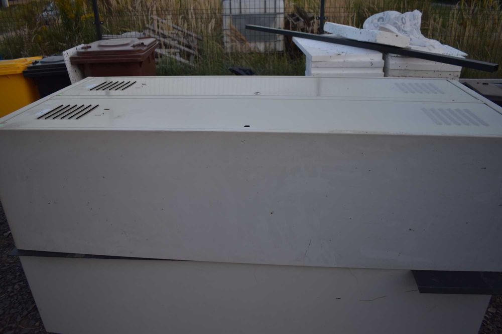 Szafka ubraniowa metalowa dwudrzwiowa 180 x 80 x 59 cm.