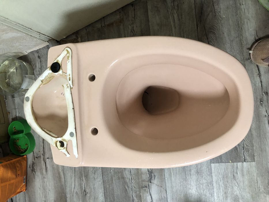 Унитаз гарний колір