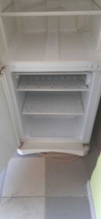 Холодильник Indesit