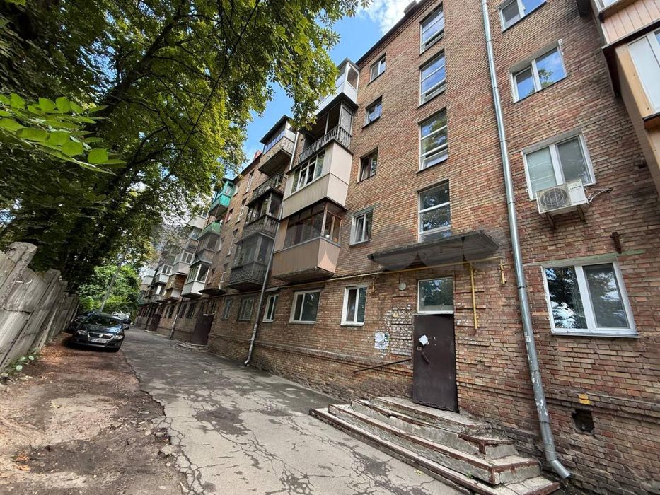 Продаж 3 кімн. кв-ри по вул. М. Безручко, 29, метро Нивки, Київ