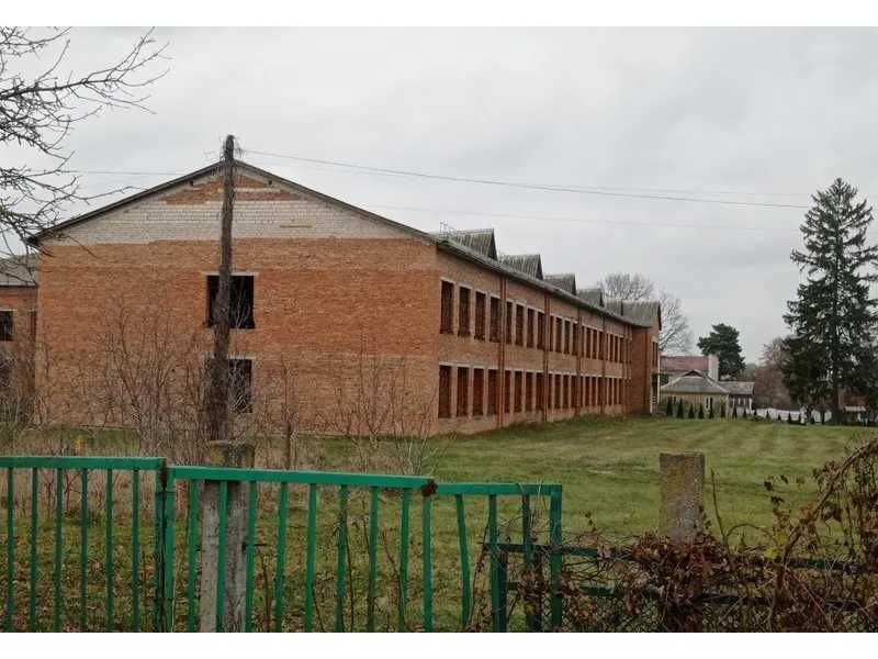 ПРОДАЖ - Будівля громадського призначення, 3917,6 кв.м. с. Тростянець