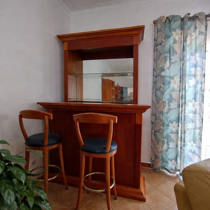 Móvel - conjunto bar (c/ 2 bancos)