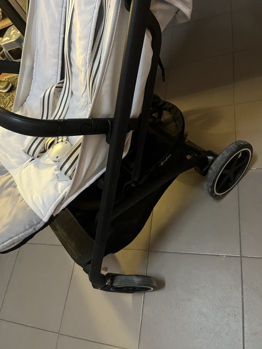 Прогулянковий візочок Cybex Beezy 2024