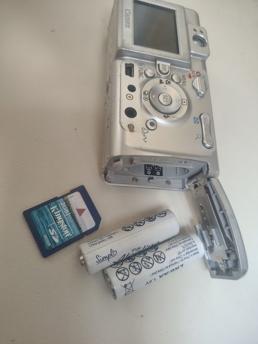 Цыфровой фотоаппарат Canon