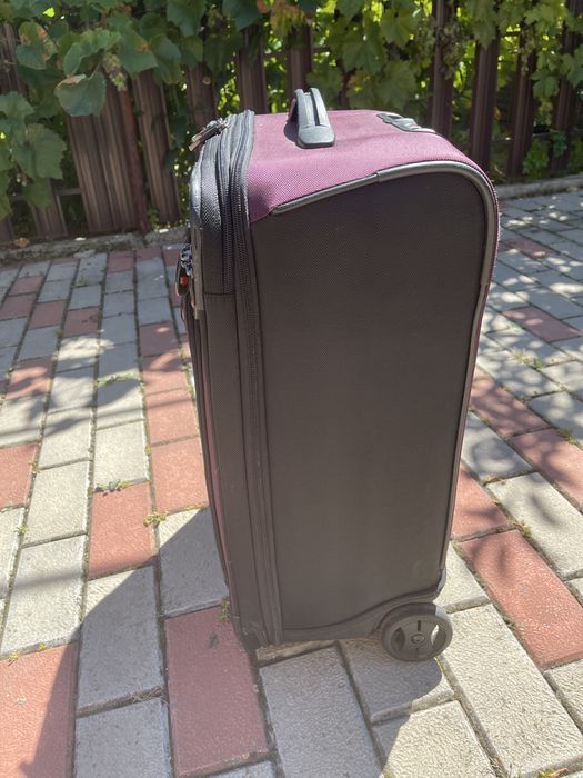 Валіза чемодан бренду Victorinox