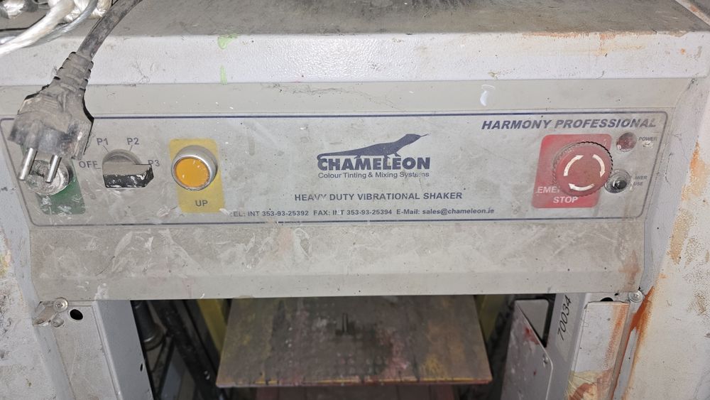 Продам шейкеры вибрационные для смешивания краски  бу 2 шт