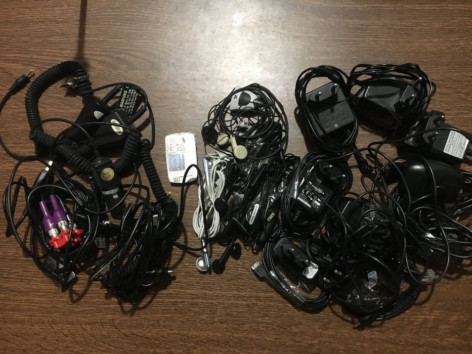 Авто-зарядка, блок питания(зарядні пристрої),наушники