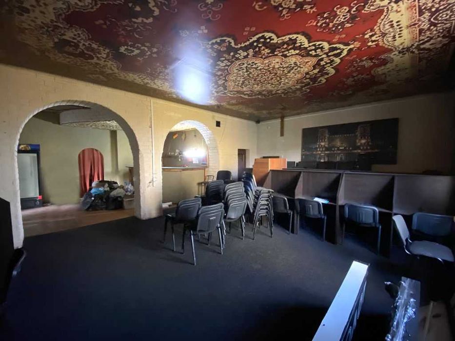 Продаж кафе біля міського озера