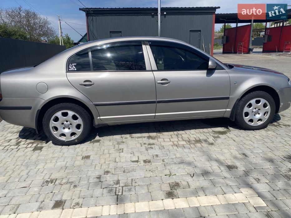 Шкода суперб.