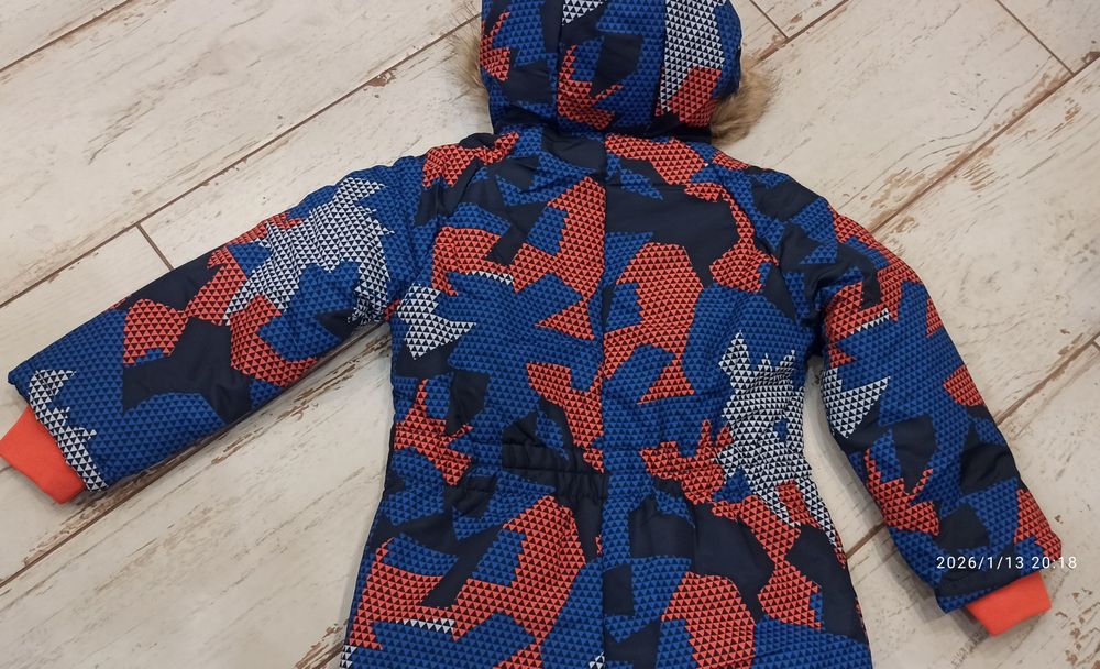 Nowy zimowy kombinezon dla chłopca 122/128