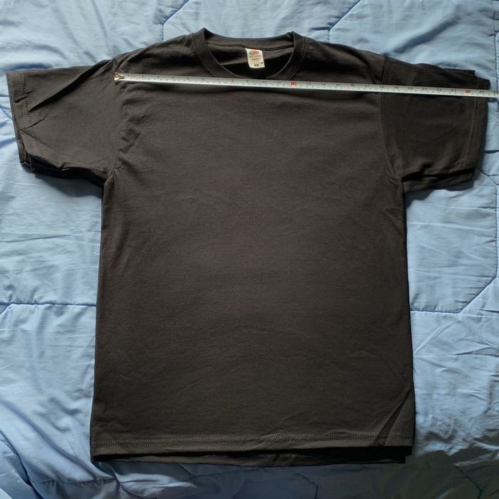 T shirts pretas M **novas**