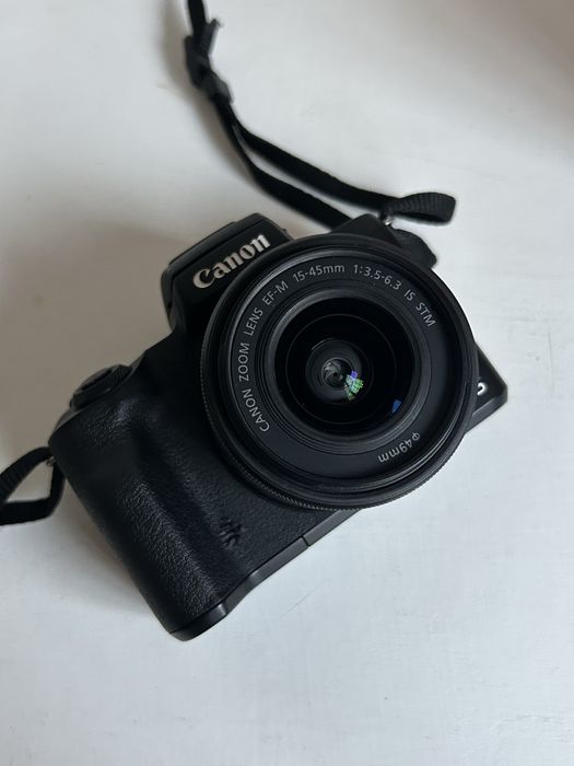 Câmara Canon M50