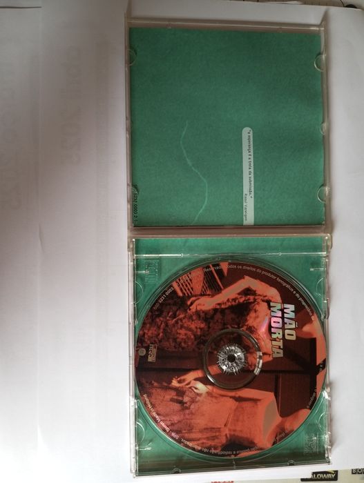 Mão Morta -Há Já Muito Tempo Nesta Latrina O Ar Se Tornou Irrespirável