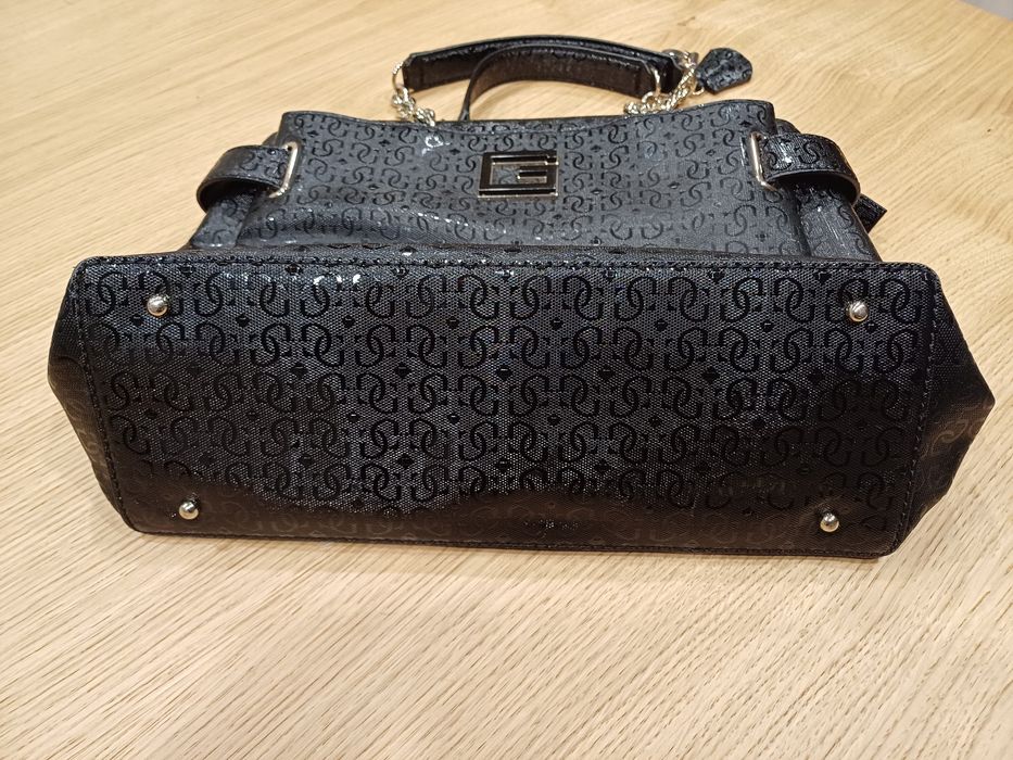 Carteira Guess como nova