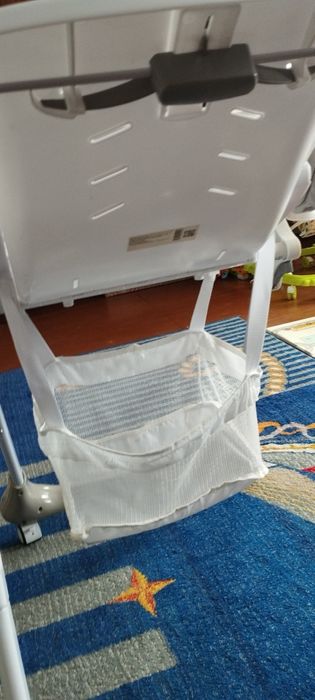Стілець для годування
