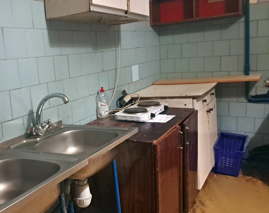 Продам кімнату у гуртожитку район Hollywood, Чернігів. Від власника.